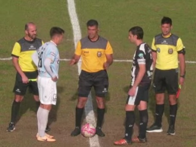 Al descanso Estudiantes le gana 2-1 a Balonpi